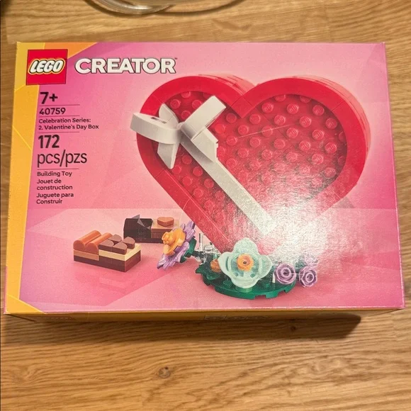 LEGO Creator Valentine's Day Heart Box Set - Red and White - Picture 1 of 2